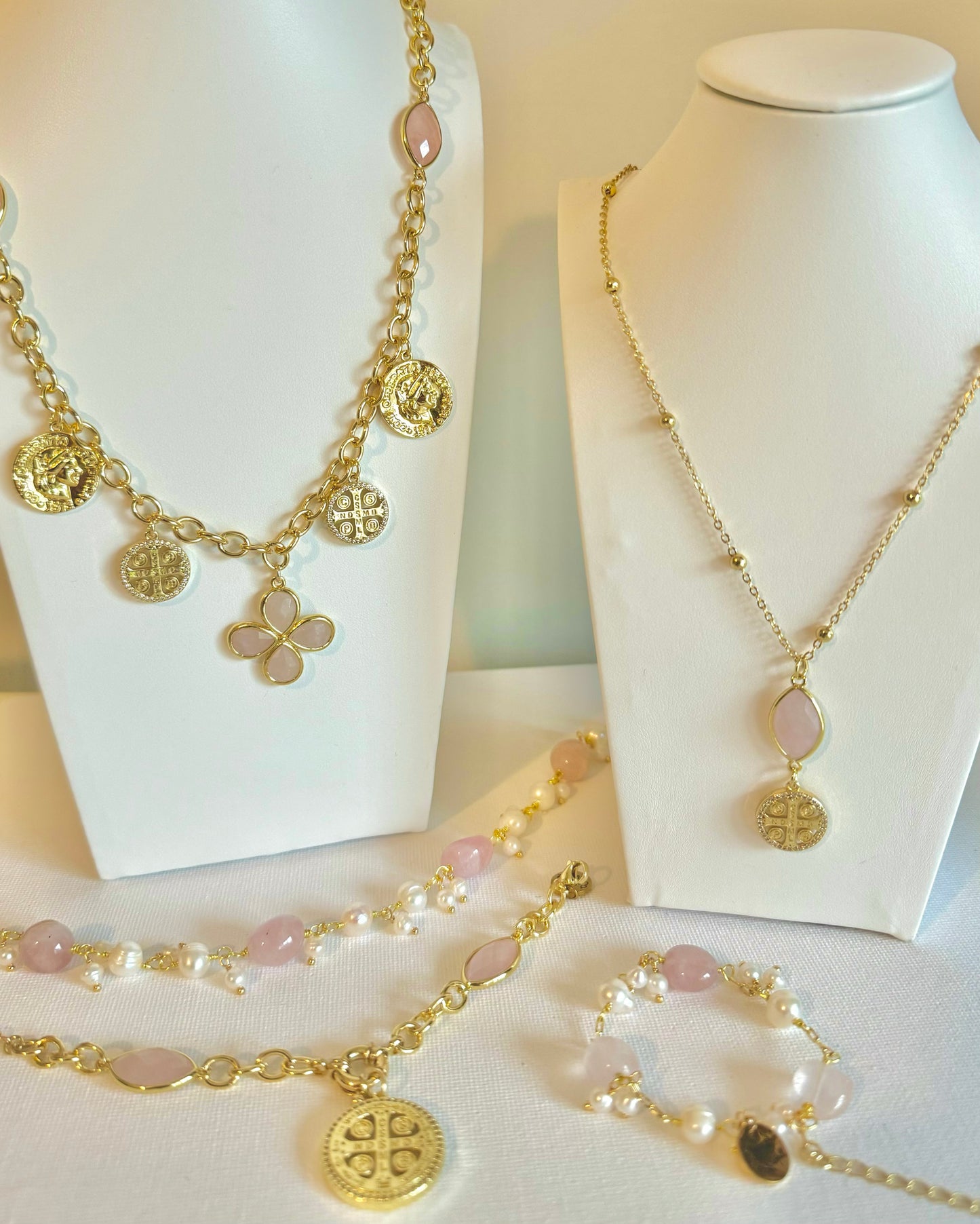 Avora Necklace - Pink